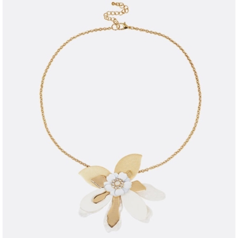 New Mother of Pearl Leather Flower Short Necklace
